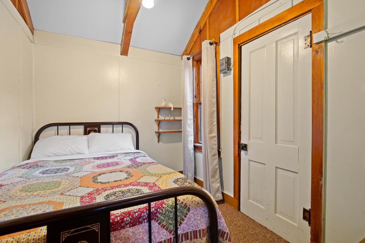 Harney Camp Cabins Hill City Exterior foto